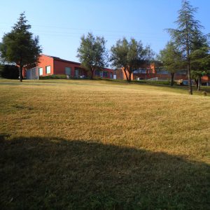 GRADARA VILLETTA A SCHIERA AD ANGOLO IN CENTRO