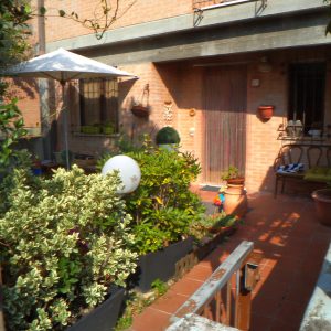 GRADARA VILLETTA A SCHIERA AD ANGOLO IN CENTRO